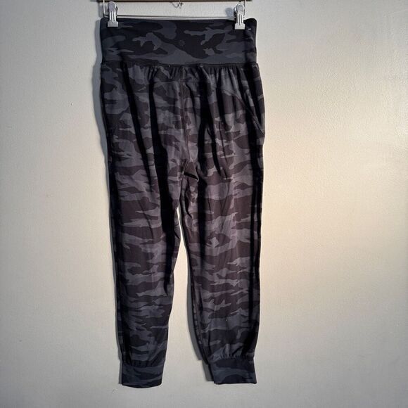 Athleta Salutation Camo Jogger Pants Gray Stretch Sz M - Picture 4 of 9